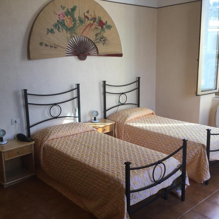 Hotel Touring Rzym Zewnętrze zdjęcie