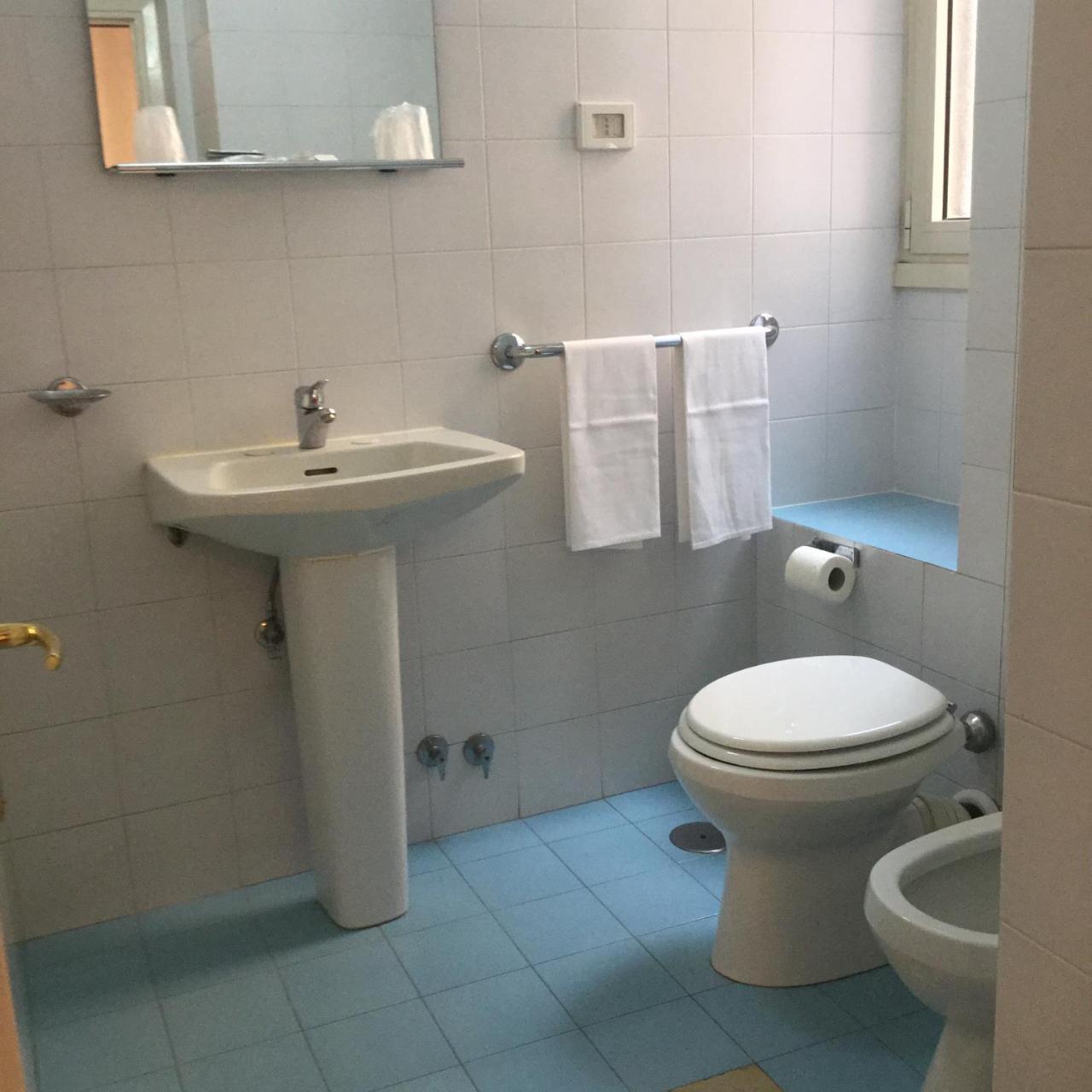 Hotel Touring Rzym Zewnętrze zdjęcie